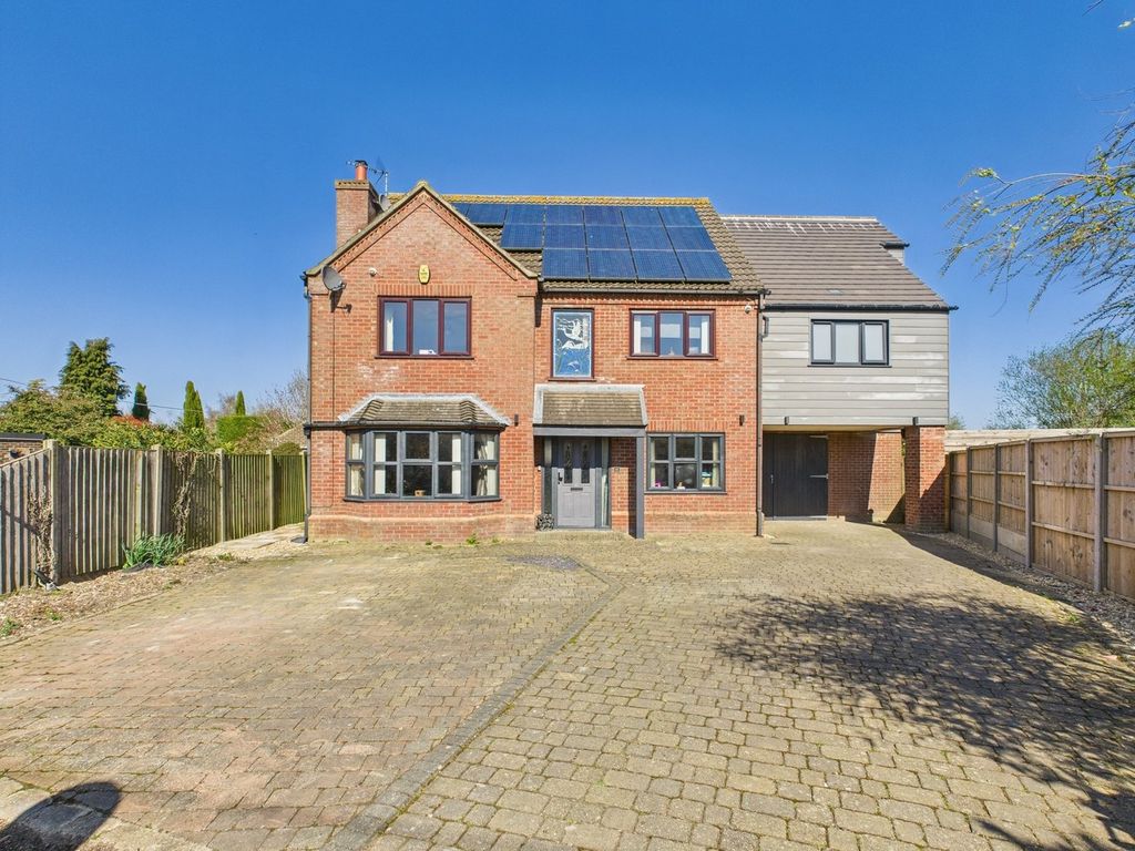 Property photo 1 of 37