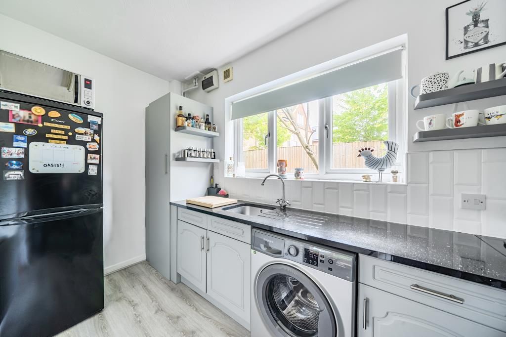 Property photo 2 of 14 Bathroom