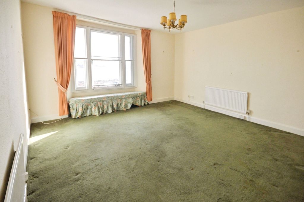Property photo 3 of 16 Picture No. 06