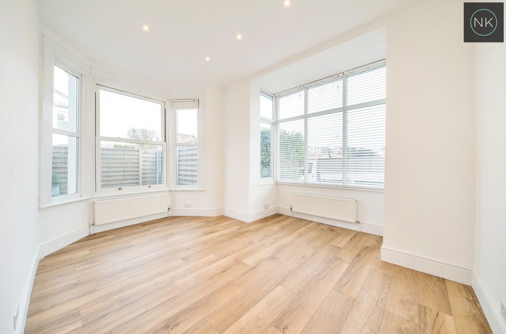 Property photo 2 of 14 4947443