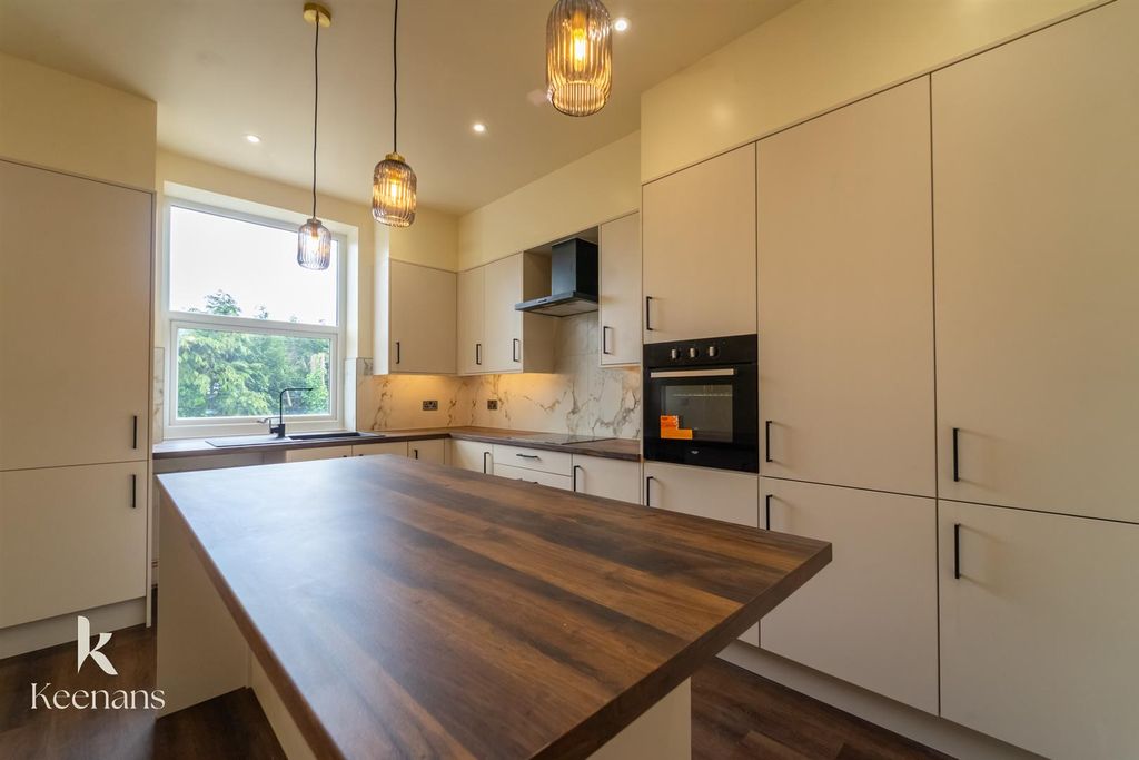 Property photo 1 of 24 Burnley Road-6.Jpg