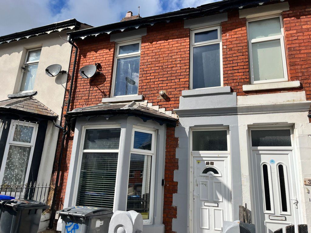 Property photo 2 of 25