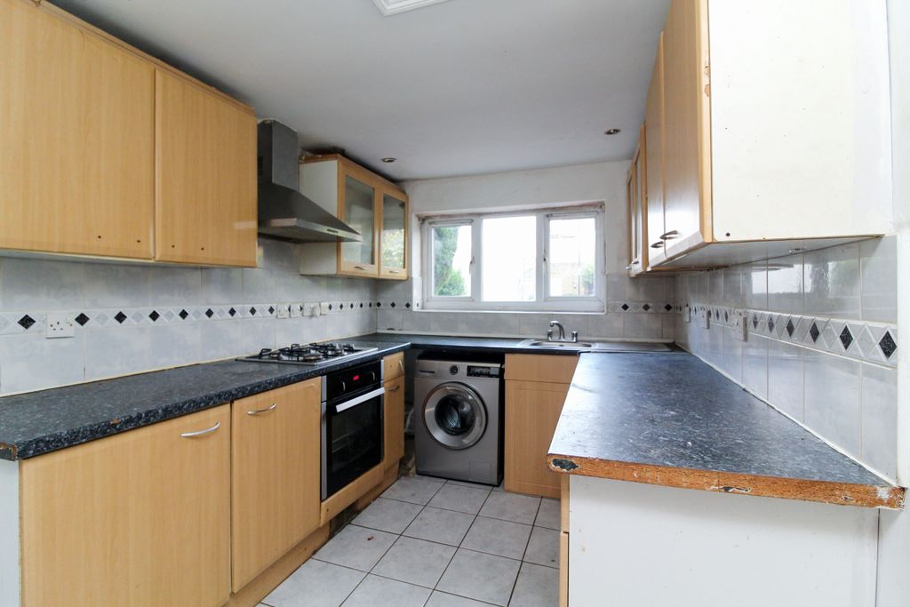 Property photo 3 of 9 Img_8505
