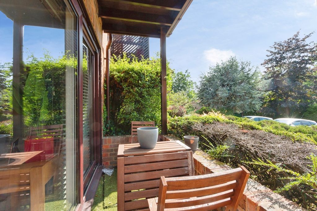Property photo 2 of 12 Pbox-Img.Jpg