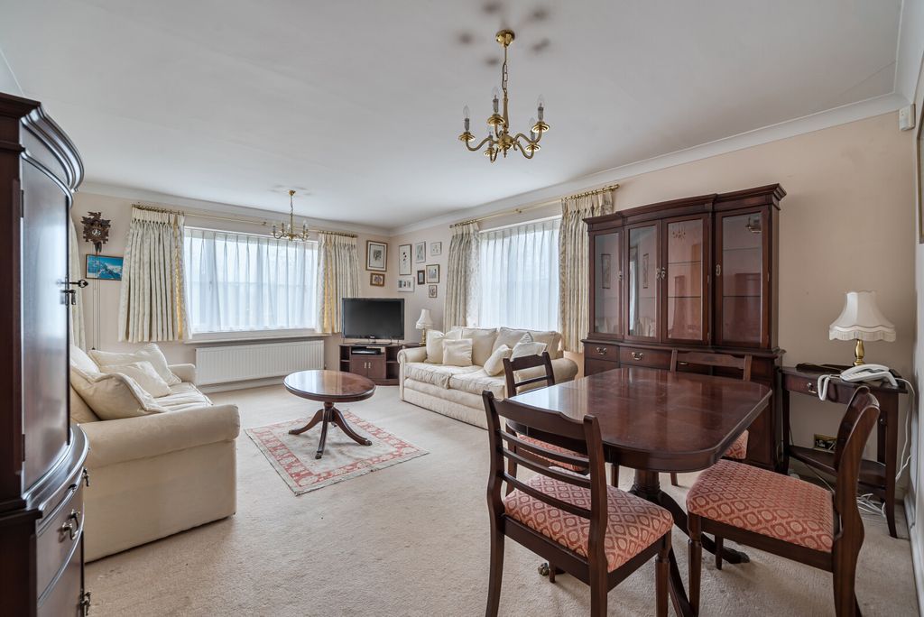 Property photo 2 of 14 Sitting/Dining Room