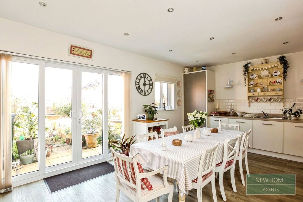 Property photo 3 of 19 Picture No. 11