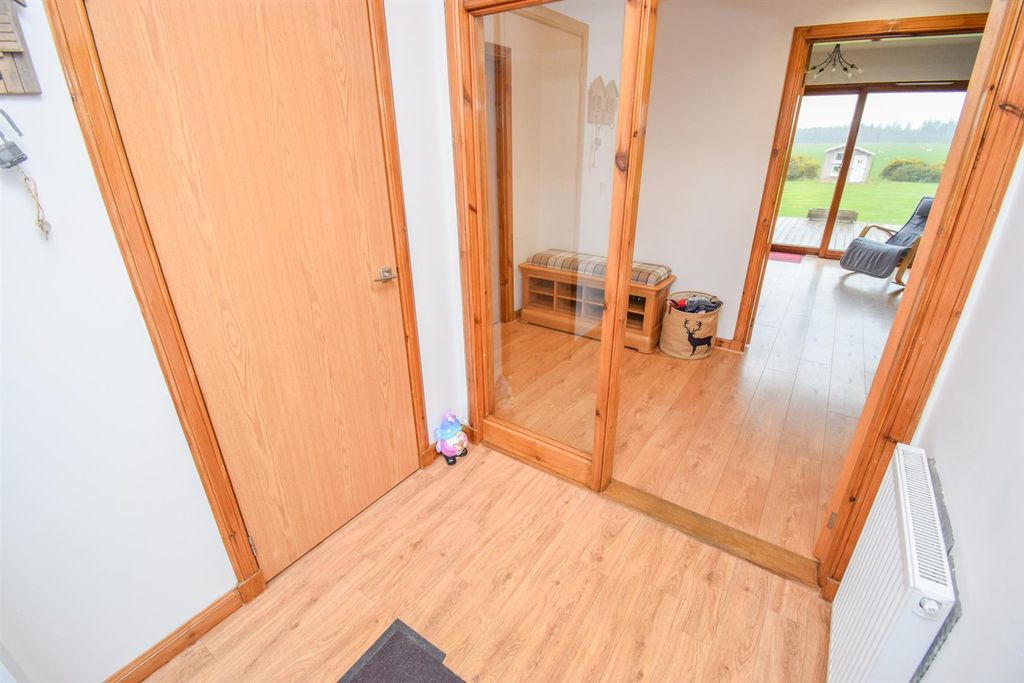 Property photo 2 of 40 Entrance Vestibule-2.Jpg