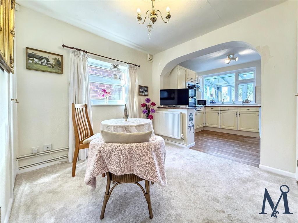 Property photo 2 of 21 Dining Area