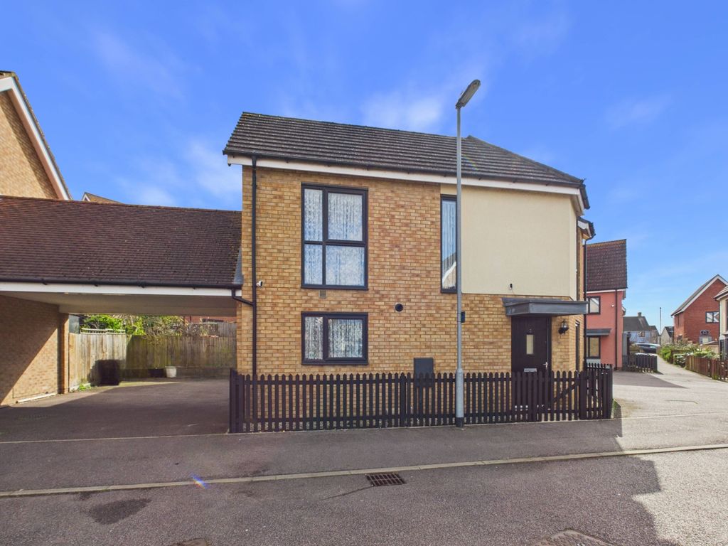 Property photo 1 of 18 Front View Of Home And Driveway