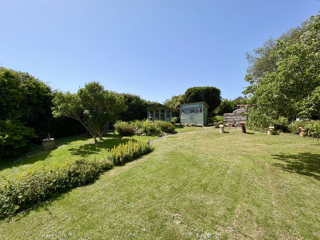 Property photo 2 of 25