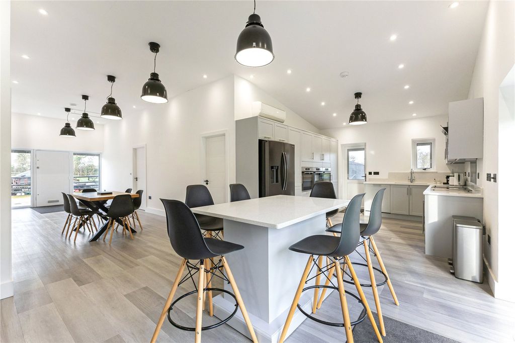 Additional image 25 of 10 bed detached house for saleNortonbury, Letchworth Garden City, Hertfordshire SG6