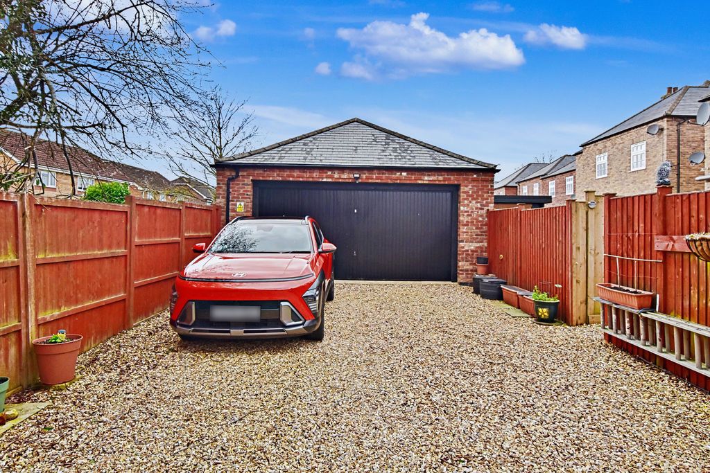 Property photo 2 of 21 Photo 17