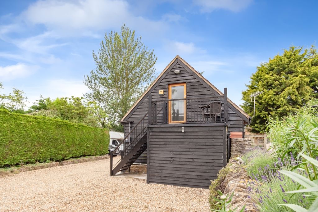 Property photo 1 of 8 96183