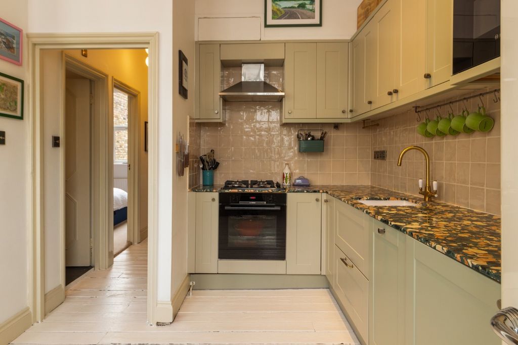 Property photo 3 of 11 4481882