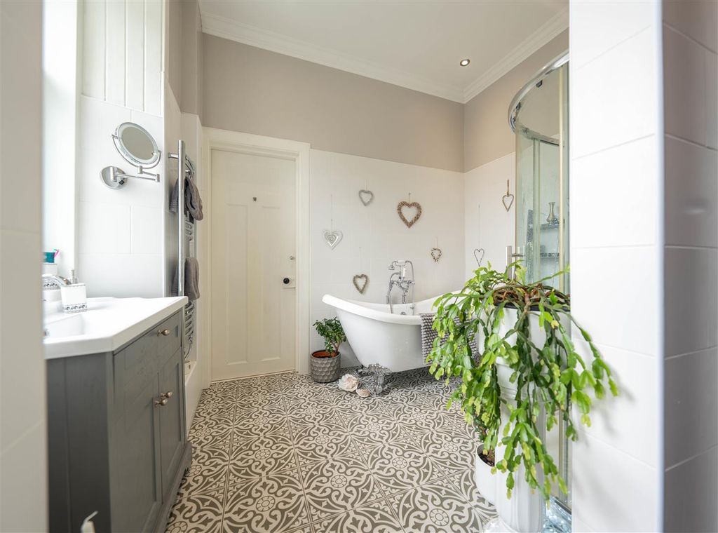 Additional image 31 of 4 bed flat for saleGlasgow Road, Perth PH2