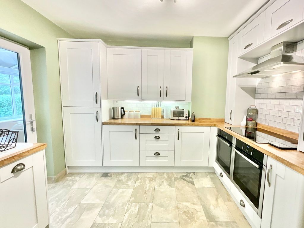 Property photo 3 of 34