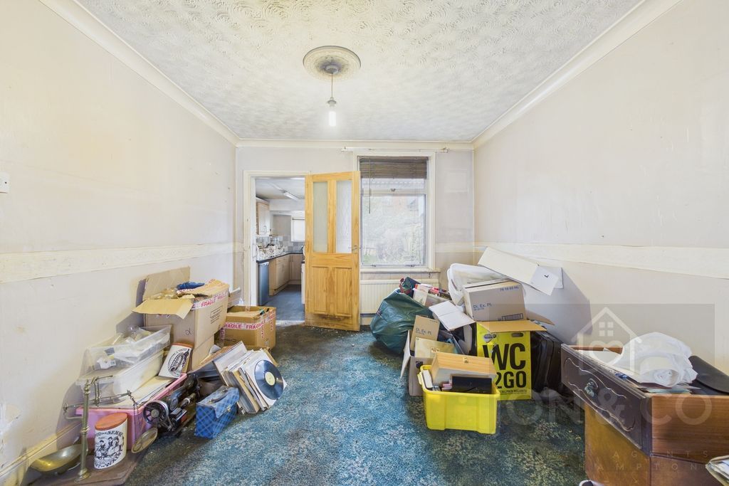 Property photo 3 of 8