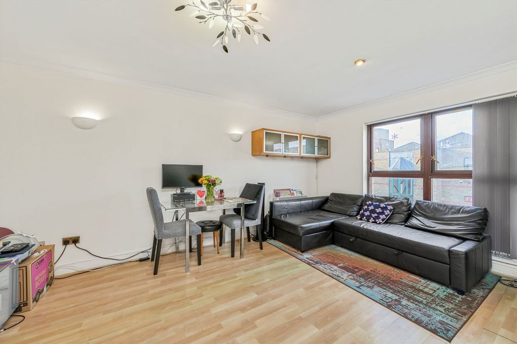 Property photo 2 of 6