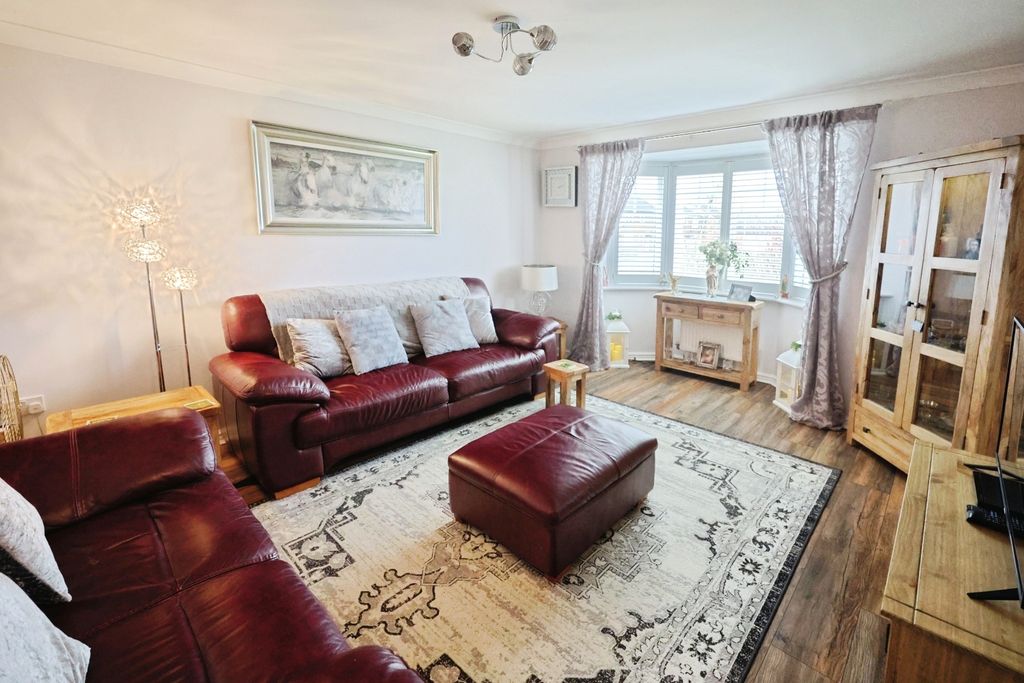 Property photo 3 of 27 Pbox-Img.Jpg