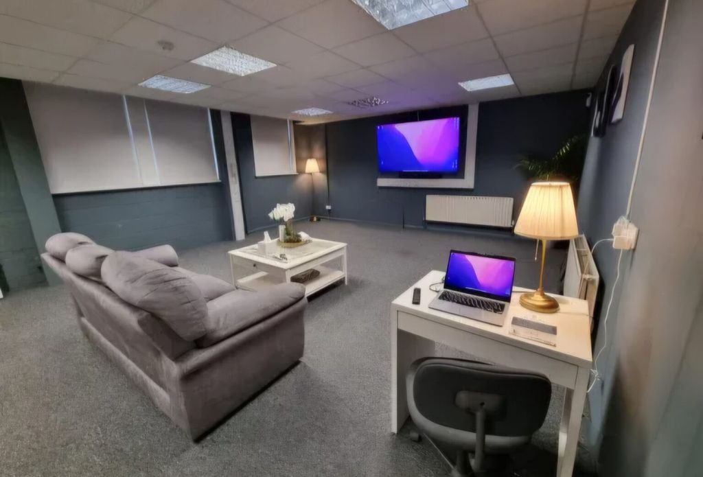 Property photo 2 of 6