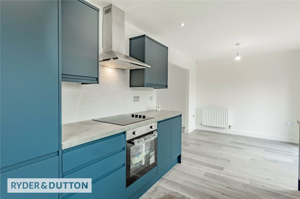 Property photo 3 of 14 Kitchen/Dining Room
