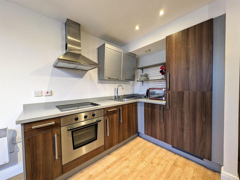 Property photo 3 of 11 Kitchen.Jpg
