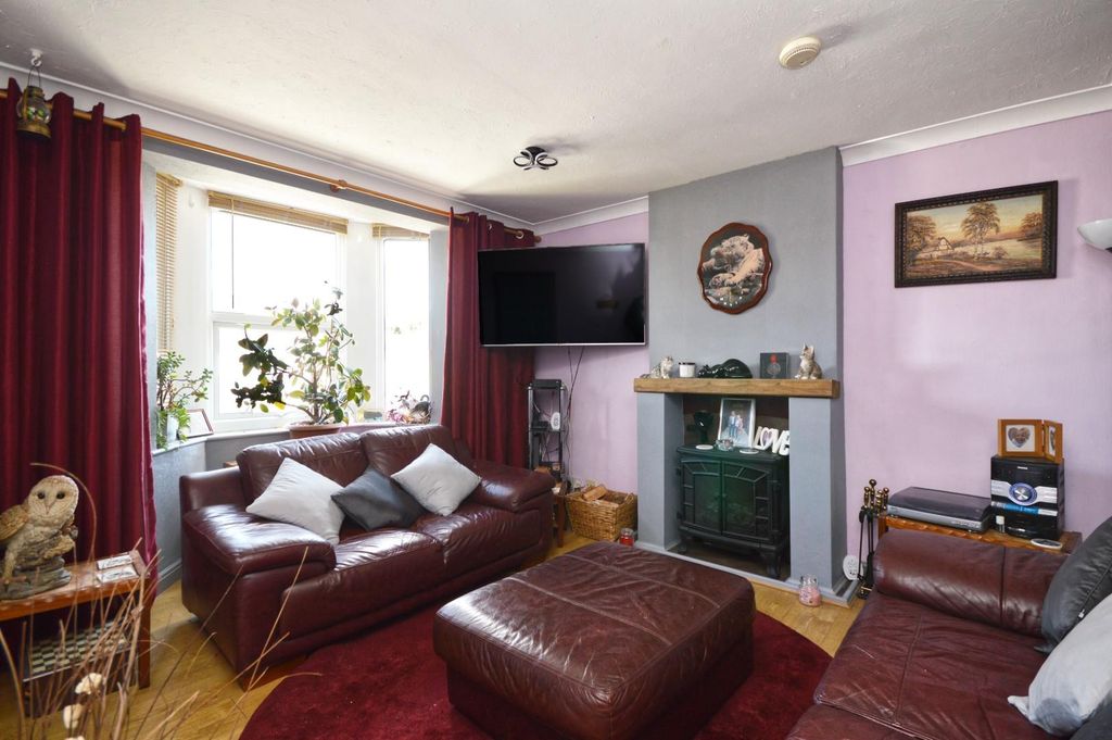 Property photo 2 of 19