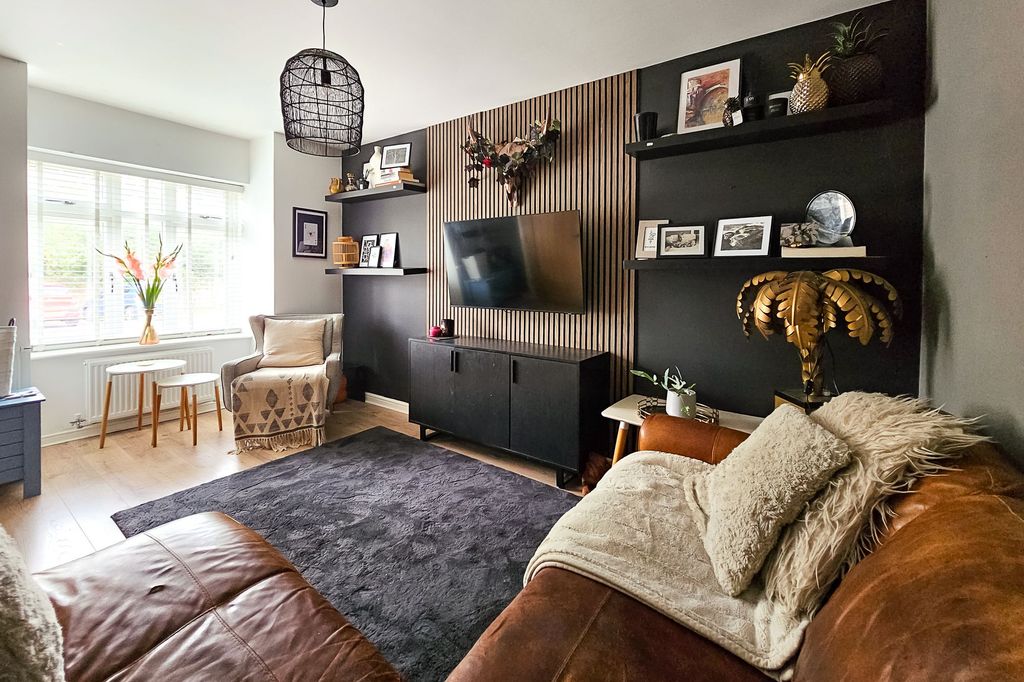 Property photo 3 of 23