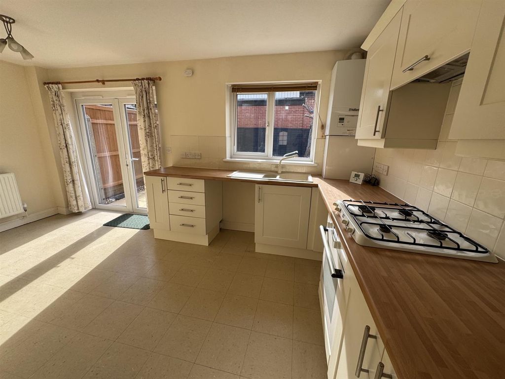 Property photo 2 of 11 48396A1A-Eb2F-43c7-Ae0d-7Db71c8972cc.Jpg