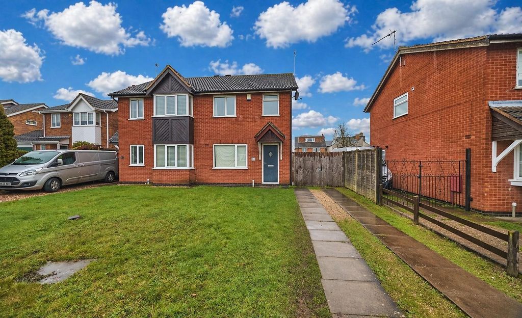 Property photo 1 of 9 Froint.Jpg