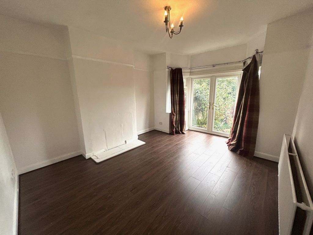 Property photo 3 of 12 Image