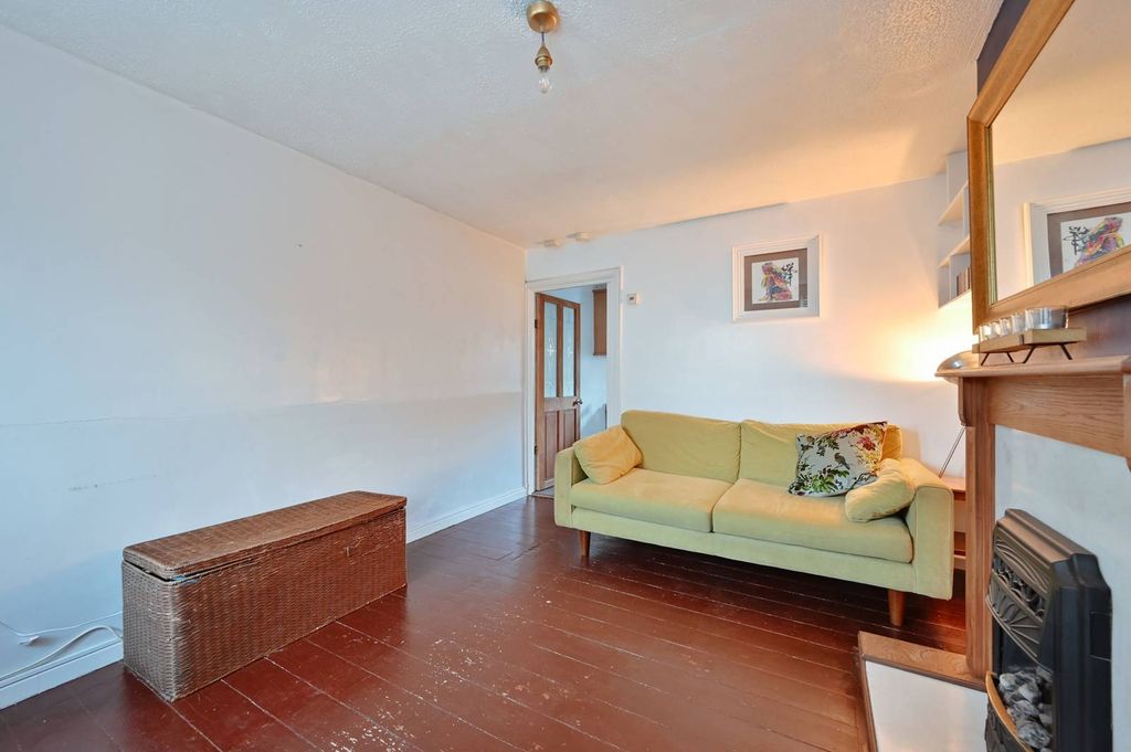 Property photo 3 of 14