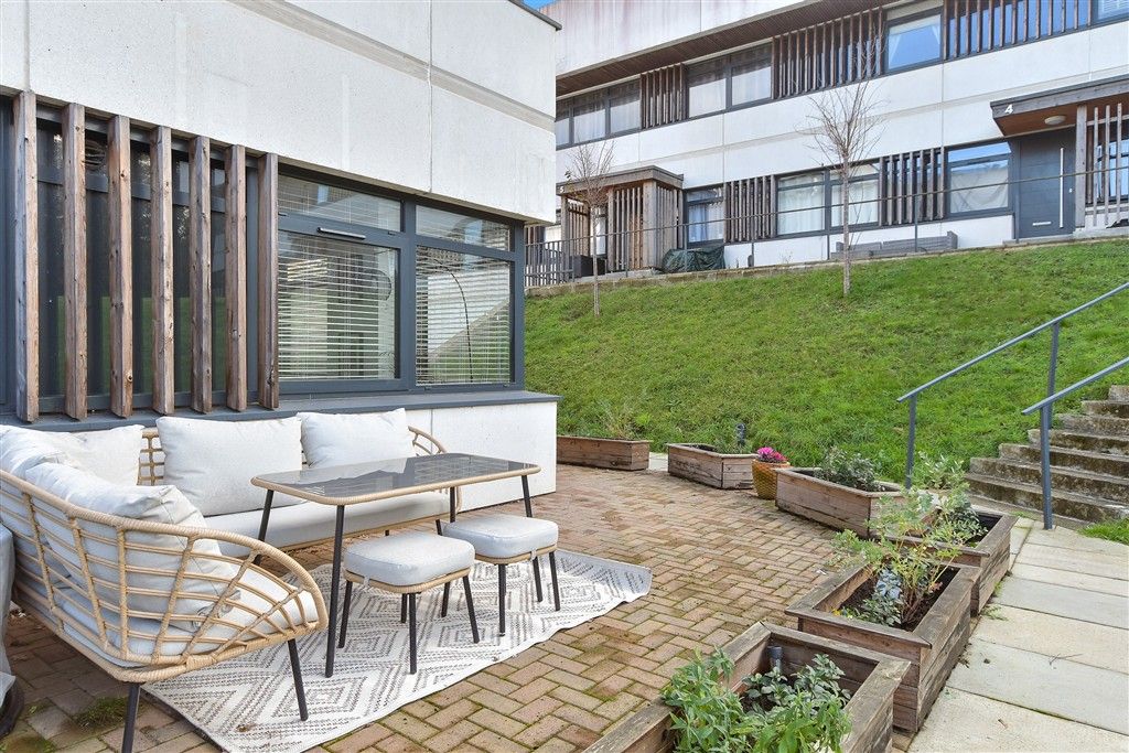 Property photo 3 of 11 Patio / Decking