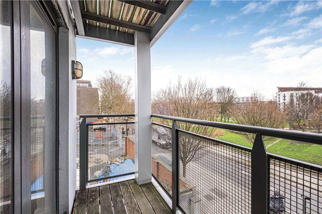 Property photo 2 of 11 Balcony