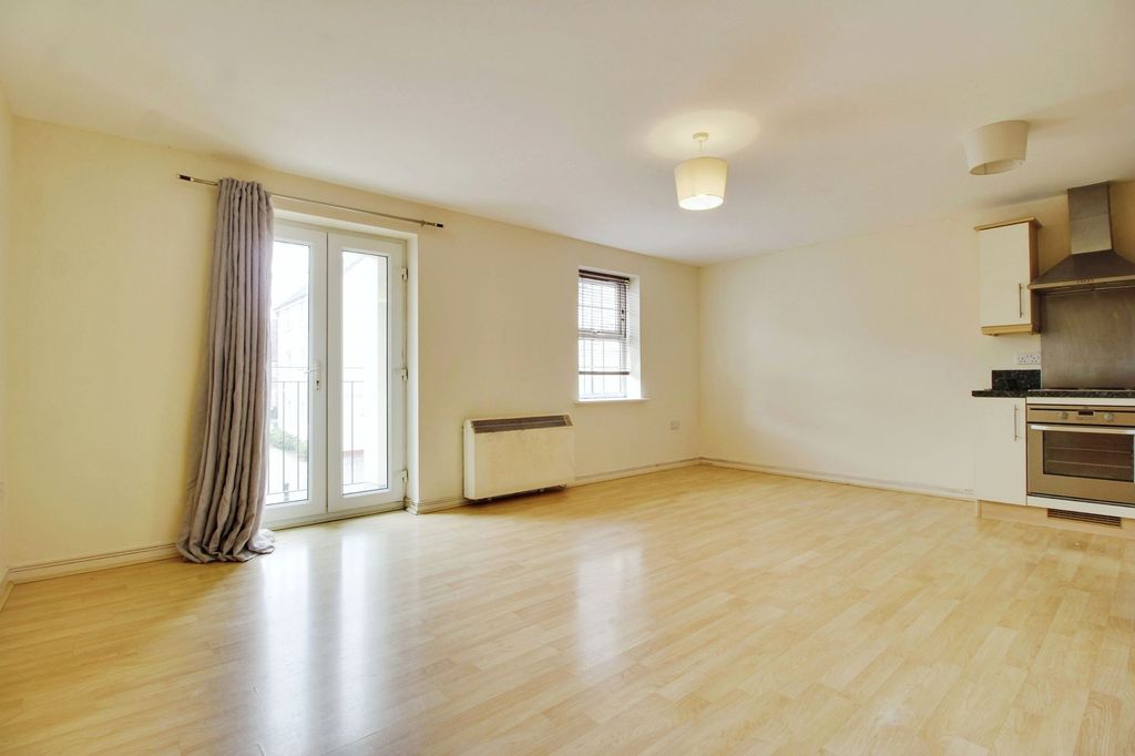 Property photo 2 of 8