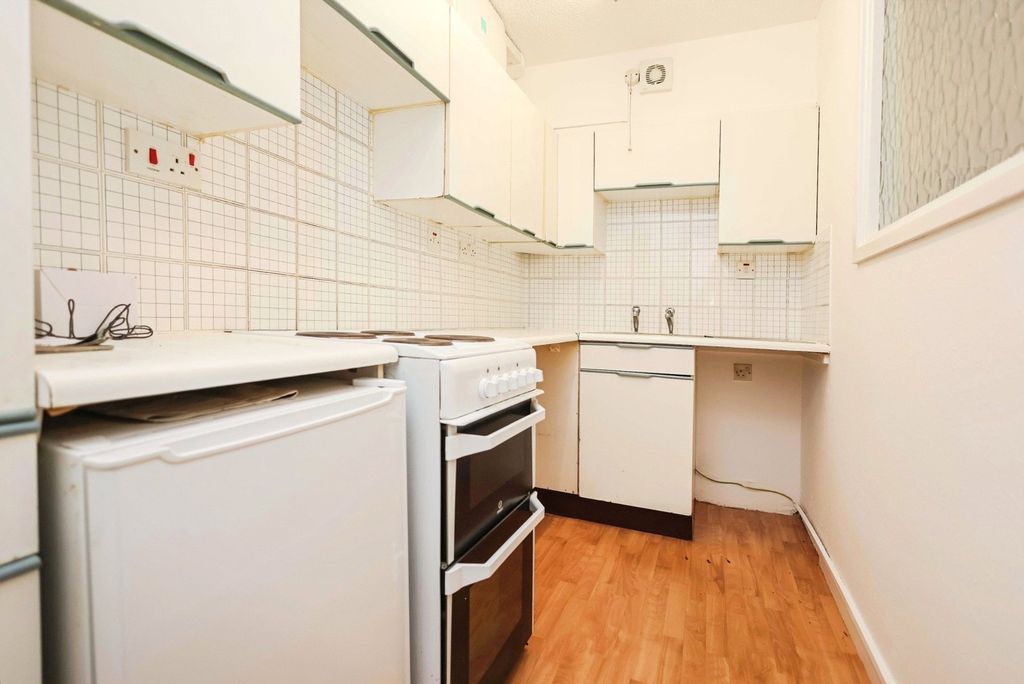 Property photo 2 of 17 Kitchen