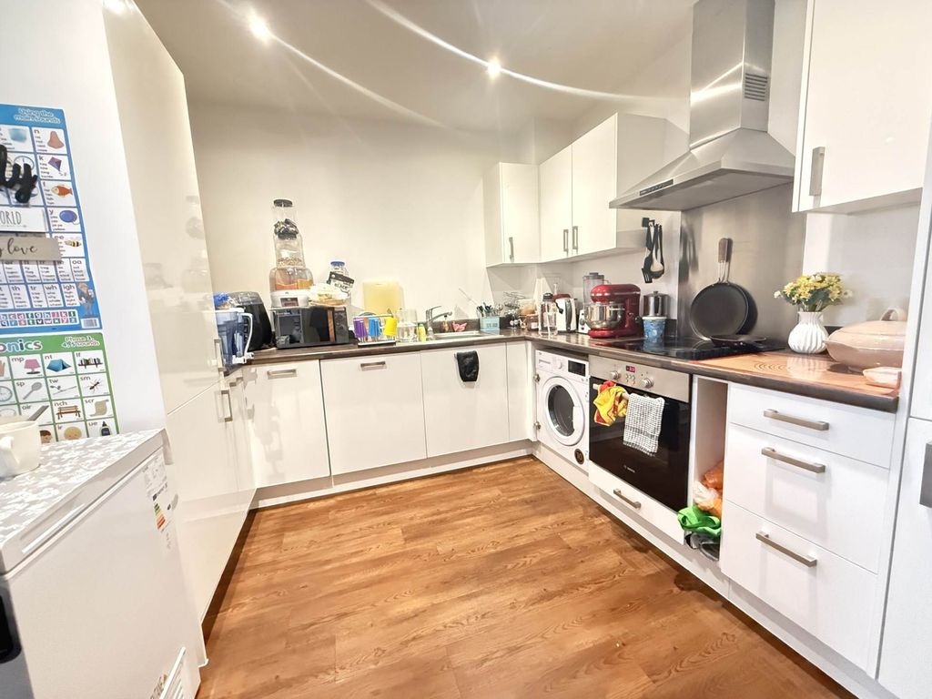 Property photo 2 of 9