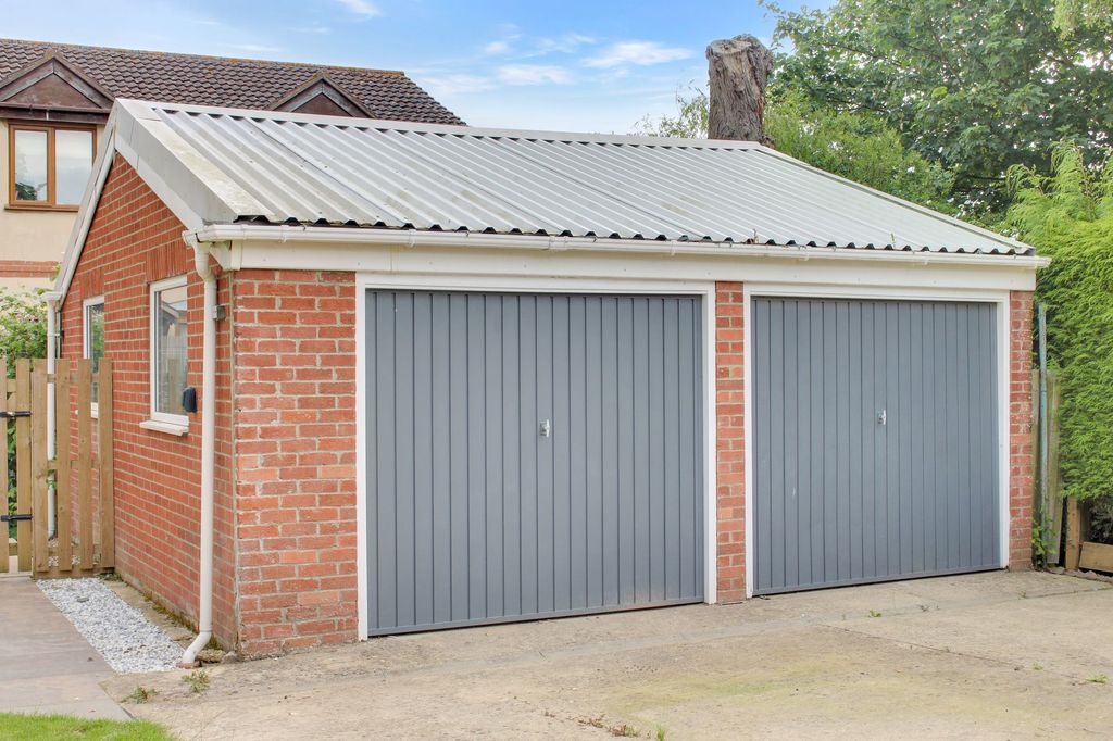 Property photo 2 of 18