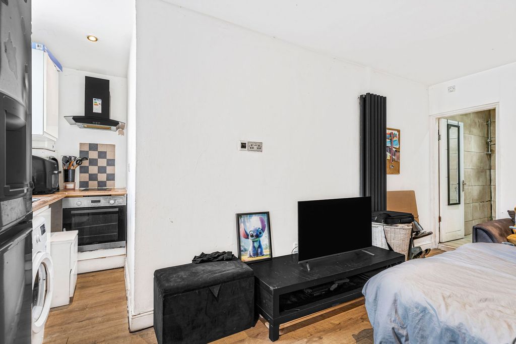 Property photo 3 of 8