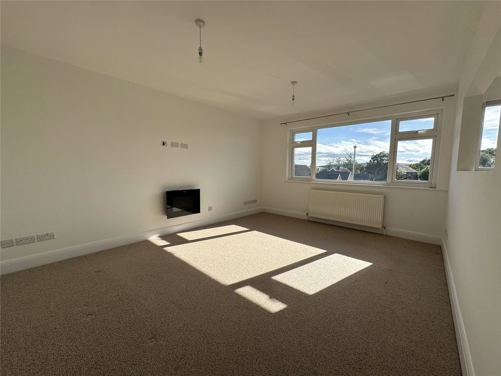 Property photo 3 of 10 Sitting Room