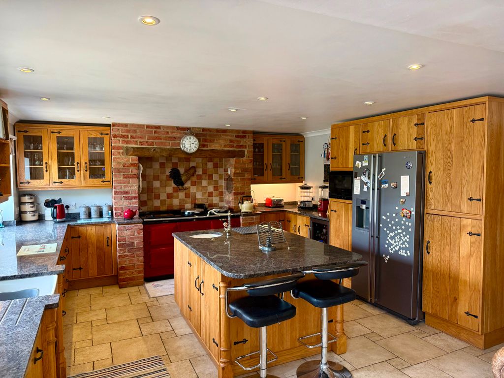 Property photo 3 of 7