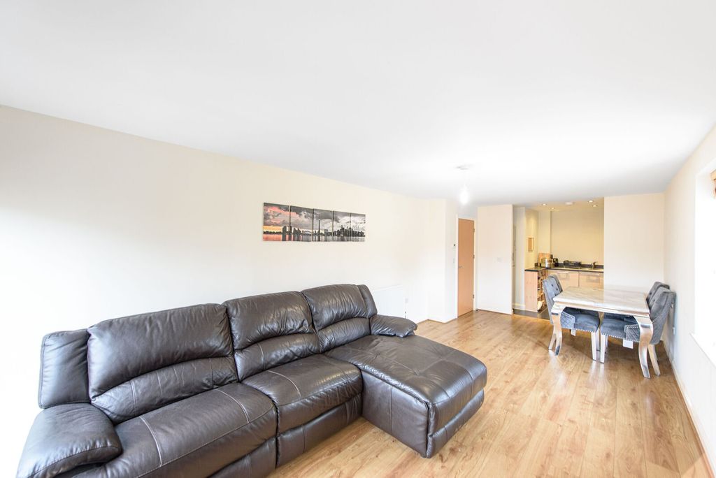 Property photo 3 of 8