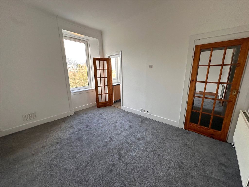 Property photo 2 of 12 Picture No. 06