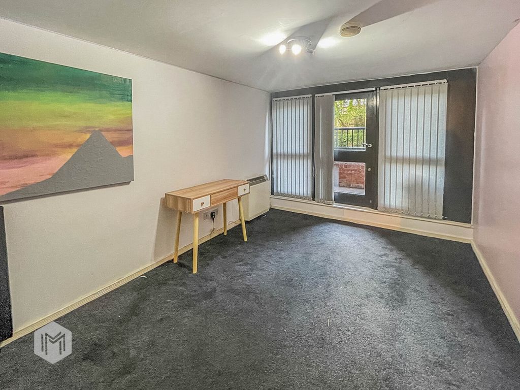 Property photo 3 of 11 Picture No. 12