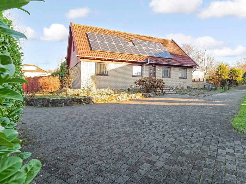 Property photo 1 of 20 Excternal