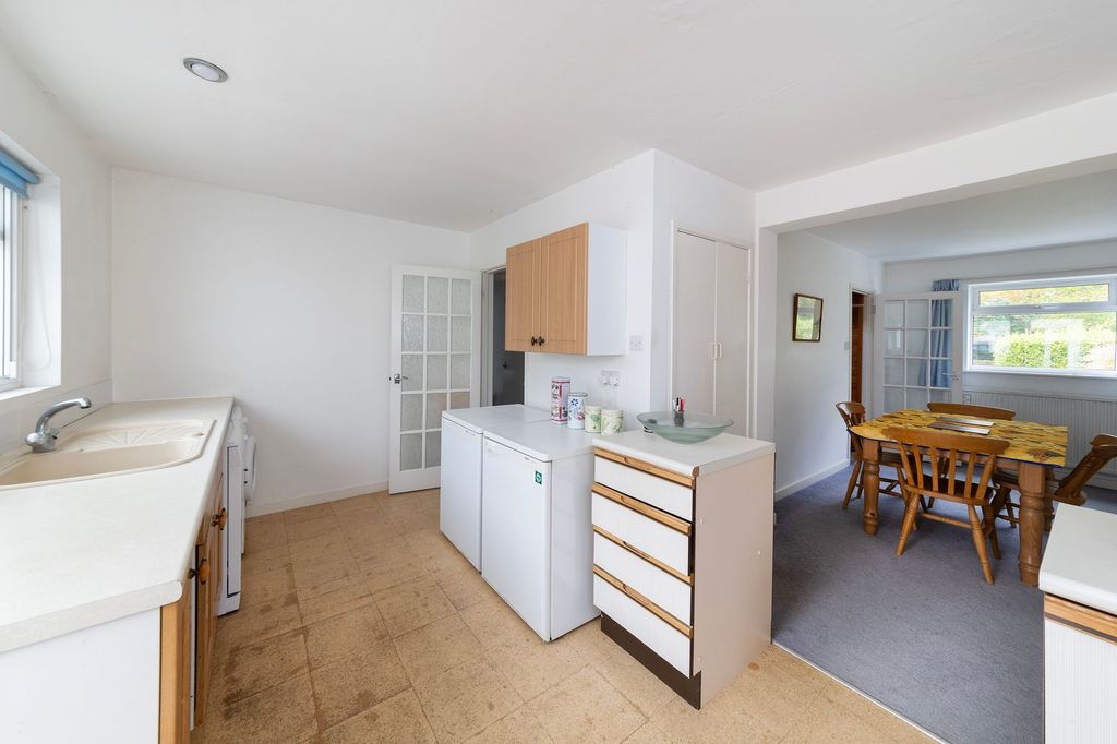 Property photo 3 of 26