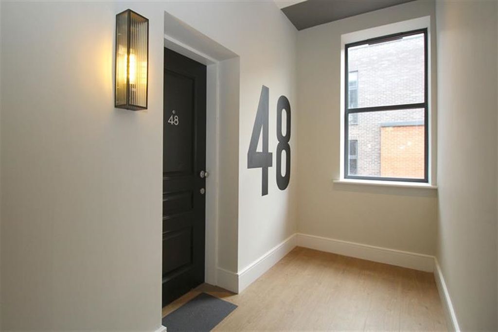 Property photo 2 of 17 Entrance