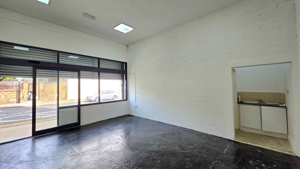 Property photo 3 of 4