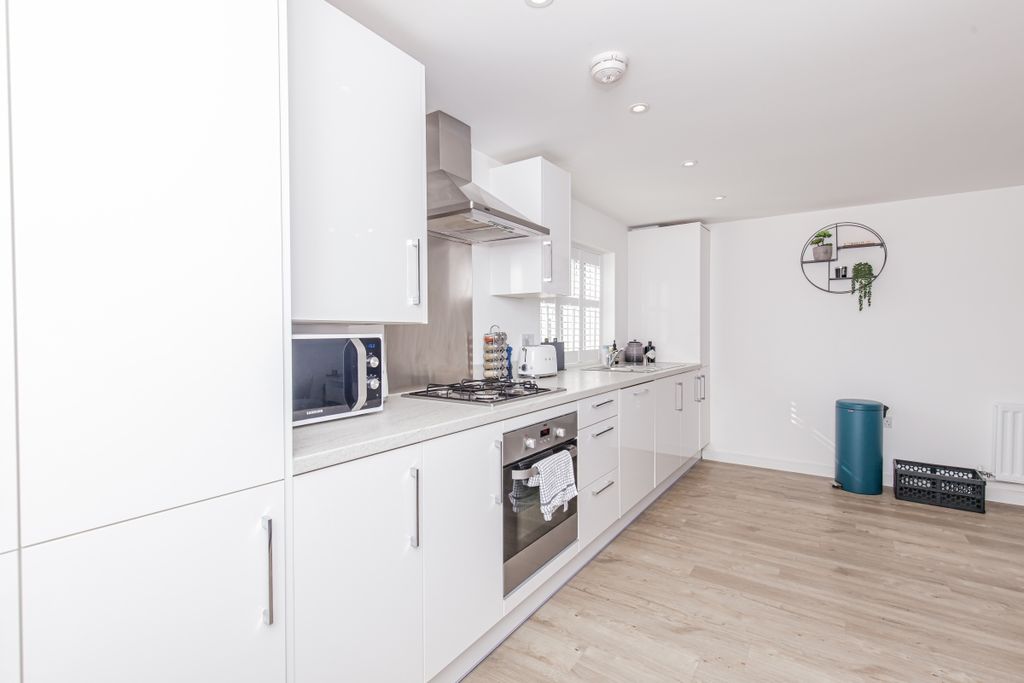Property photo 3 of 9 137803