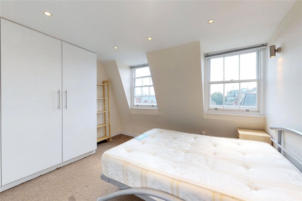 Property photo 2 of 9 Picture No. 12